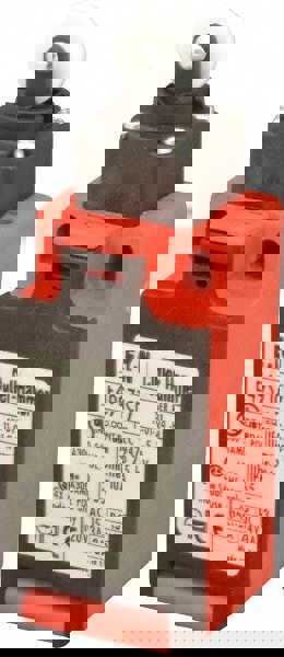 General Purpose Limit Switch: SPDT, NC, Roller Plunger, Top